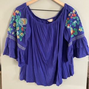 ☀️ Altar’d state. Off the shoulder top